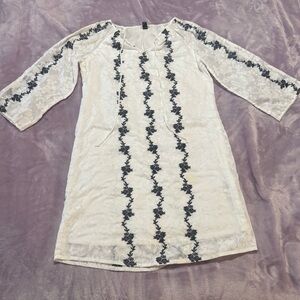 White tunic sleeve with blue embroidery and liner midi dress